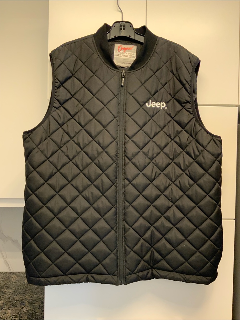 JEEP BLACK QUILTED ORIGINAL MEN’S VEST 2XL (never worn)